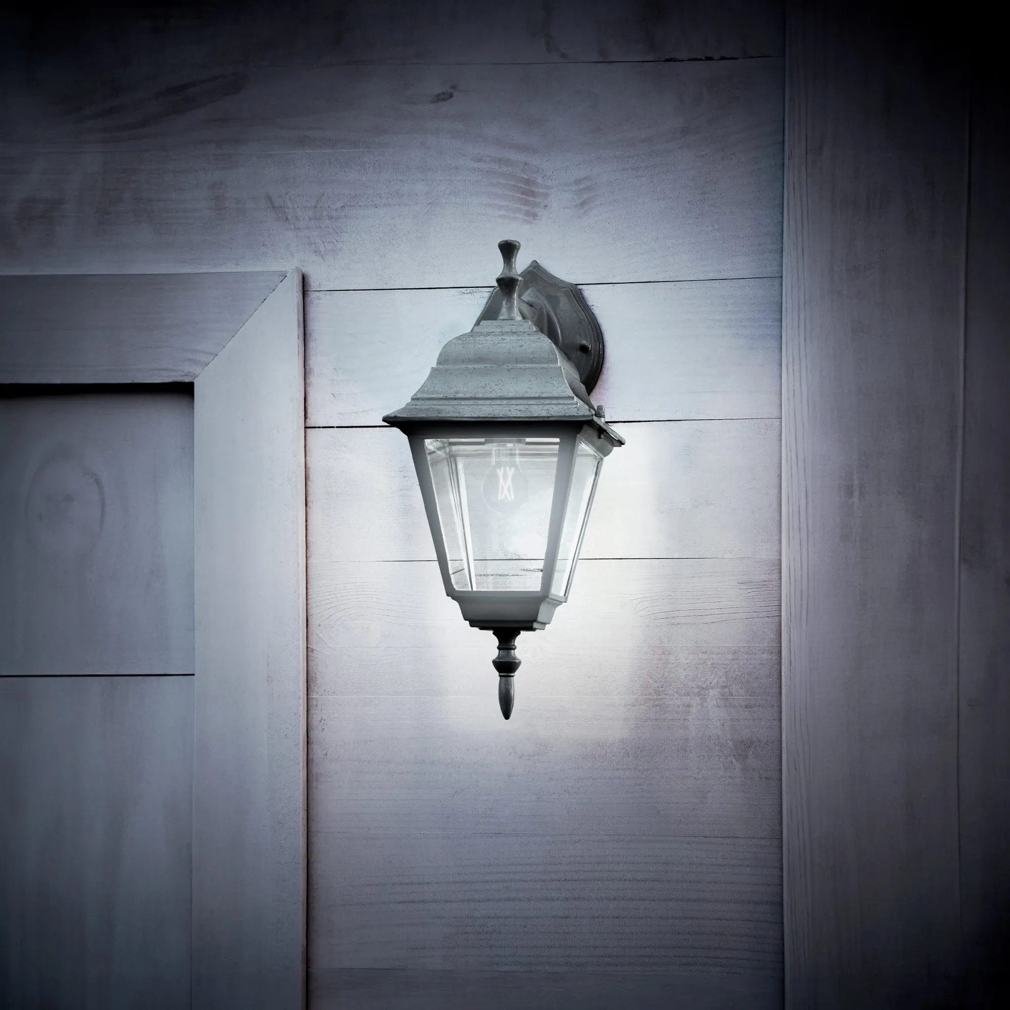 8.8W (60W Replacement) Daylight (5000K) E26 Base A19 Dusk to Dawn Filament LED