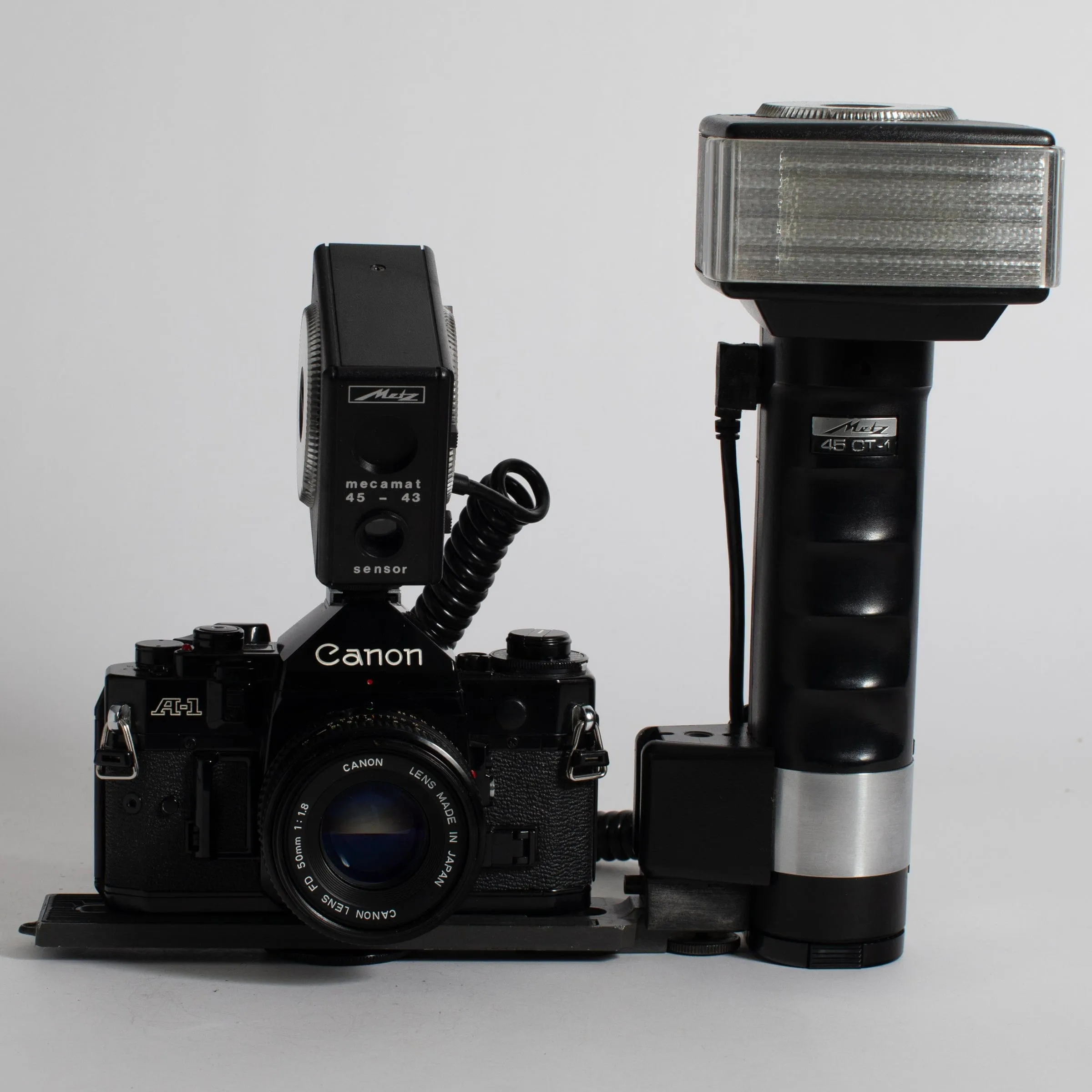 Metz 45 CT-1 Flash Gun and Mounting Bracket