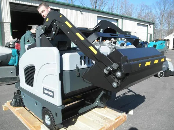Nilfisk-Advance SW4000 Battery Powered Rider Sweeper With Hydraulic Dump Hopper