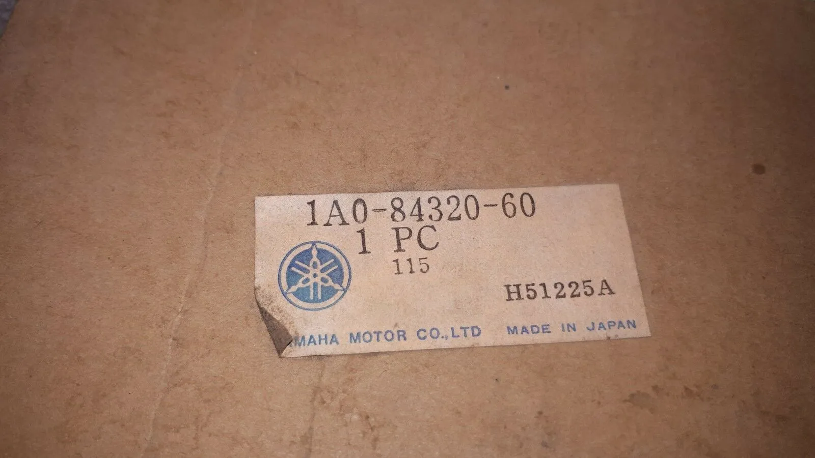 YAMAHA RD 400 HEADLIGHT LENS ASSEMBLY